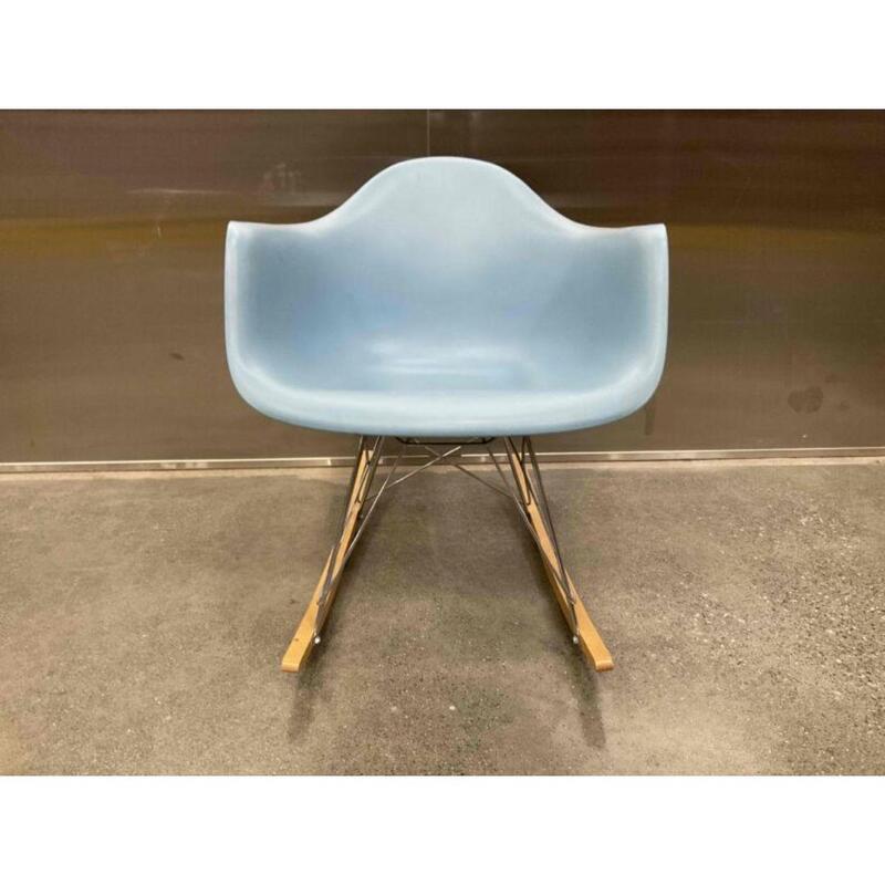 Eames Molded Plastic Rocking Chair - Thumbnail 2