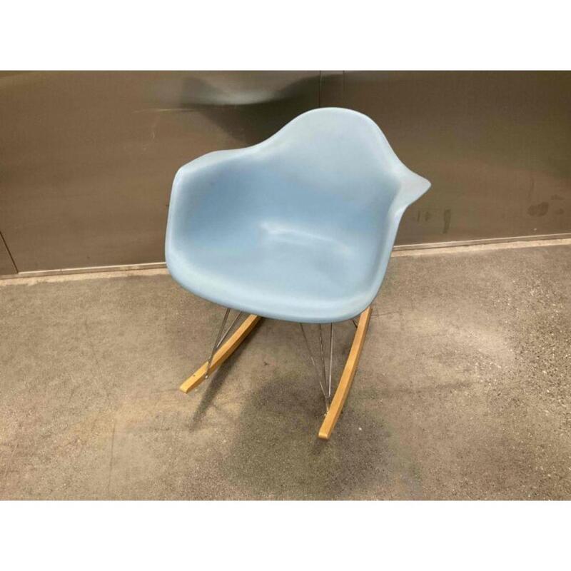 Eames Molded Plastic Rocking Chair - Thumbnail 4