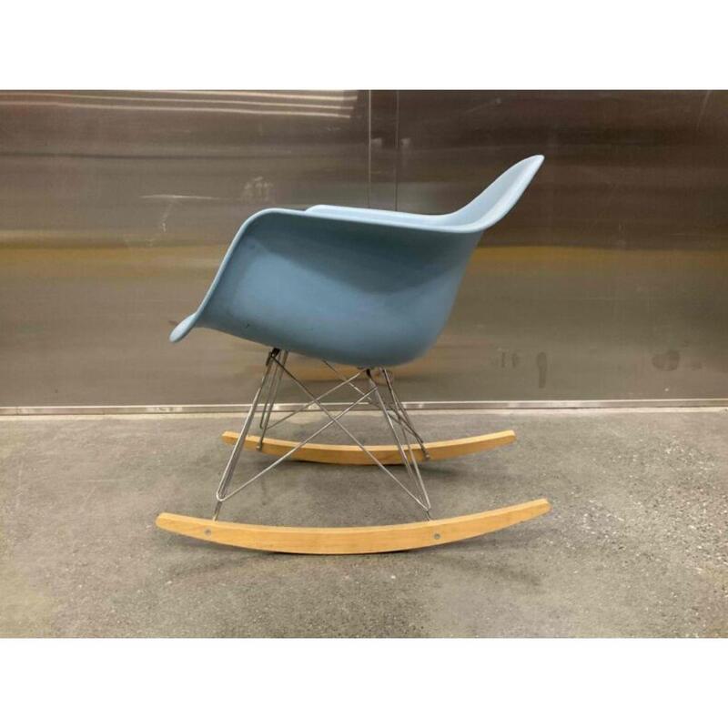 Eames Molded Plastic Rocking Chair - Thumbnail 3