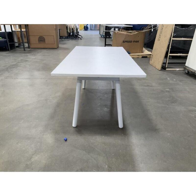 Series A Conference Table - Thumbnail 4