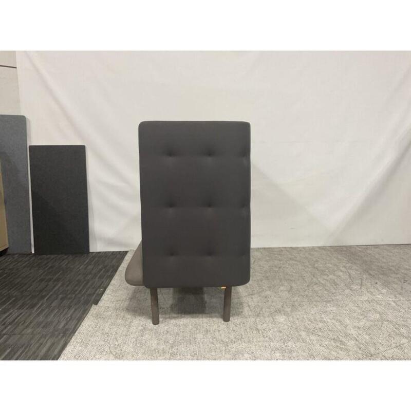 QT Privacy Lounge Sofa - Thumbnail 3