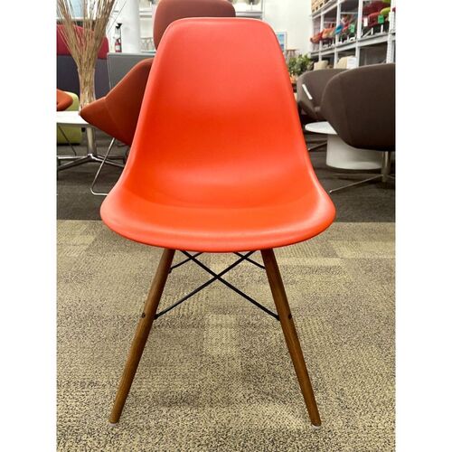 Eames Molded Plastic Side Chair - Thumbnail 3