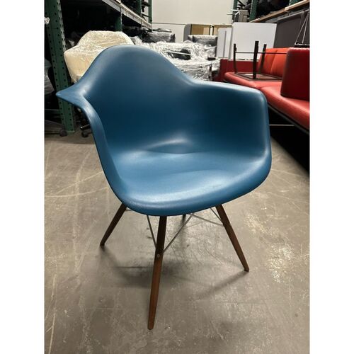 Eames Molded Plastic Armchair - Thumbnail 5