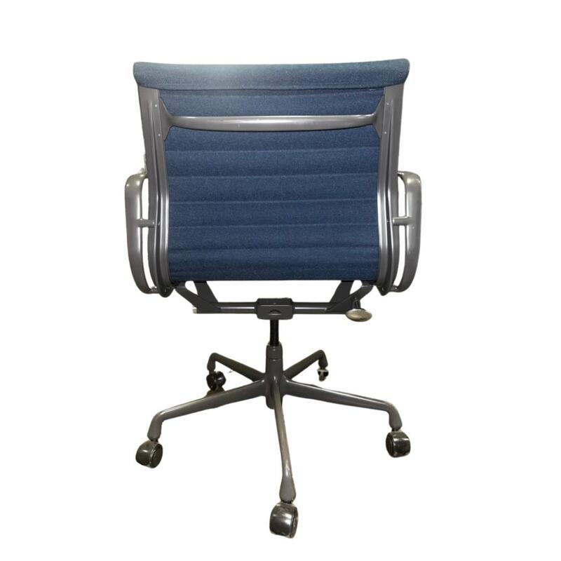 Aluminum Group Management Chair - Thumbnail 2