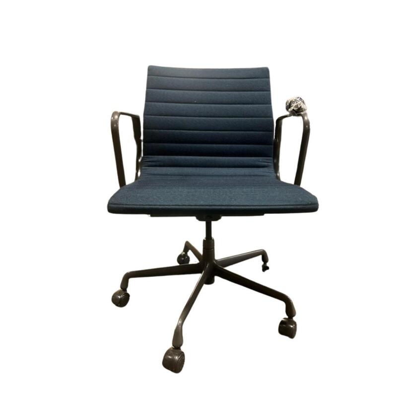 Aluminum Group Management Chair - Thumbnail 5