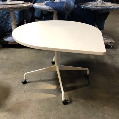'Teardrop' Mobile Collaborative Table - Thumbnail 2