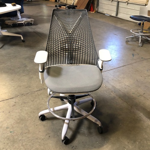 'Sayl' Stool - Thumbnail 2