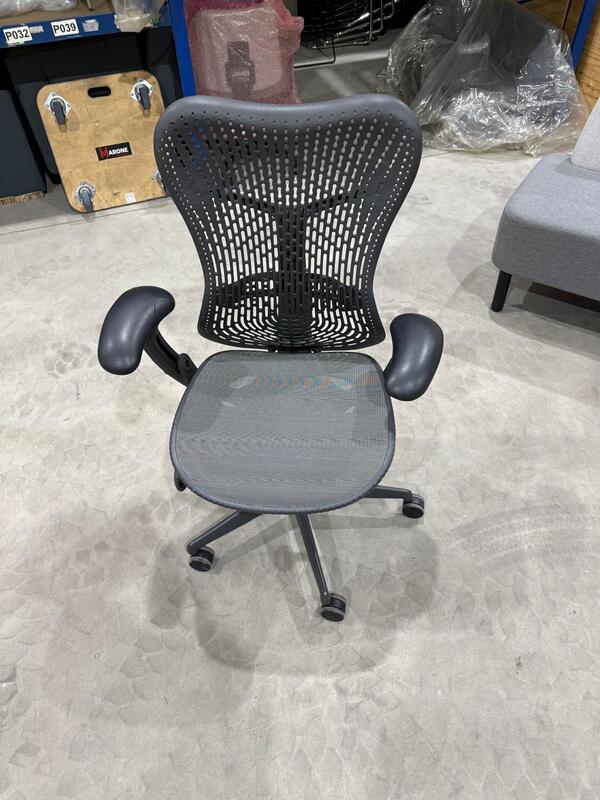 Mirra Task Chair Remanufactured - Image 1