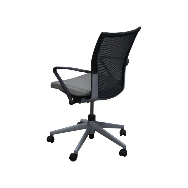 X99 Used Black Mesh Back Conference Chair w Platinum Base, Gray - Thumbnail 3