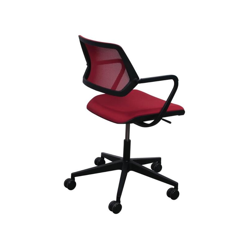 QiVi Used Mesh Conference Chair, Red - Thumbnail 2