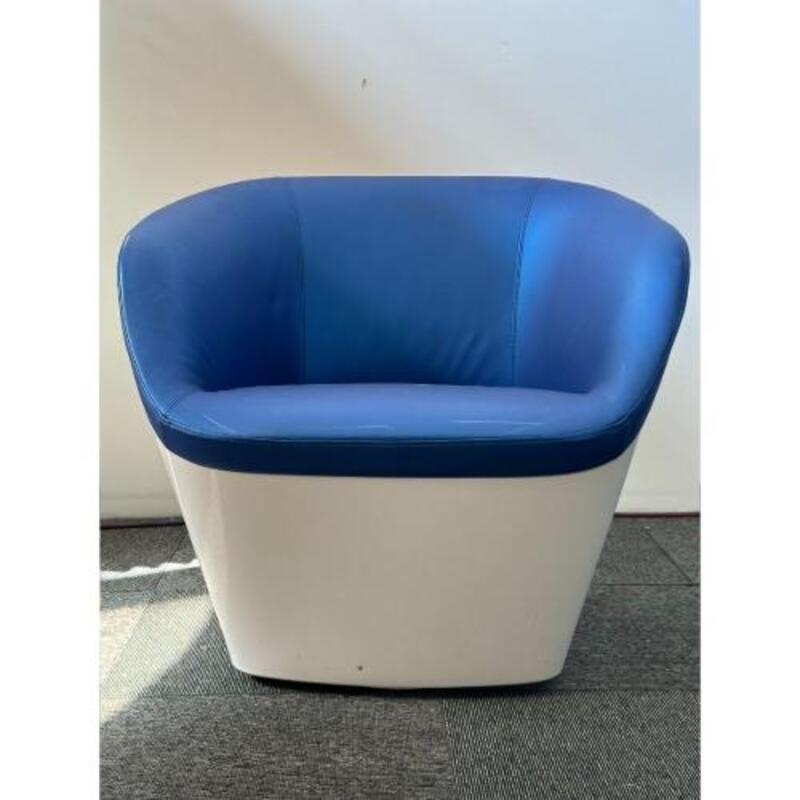 Davis Soft Swivel Lounge Chair (Blue/White) - Thumbnail 3