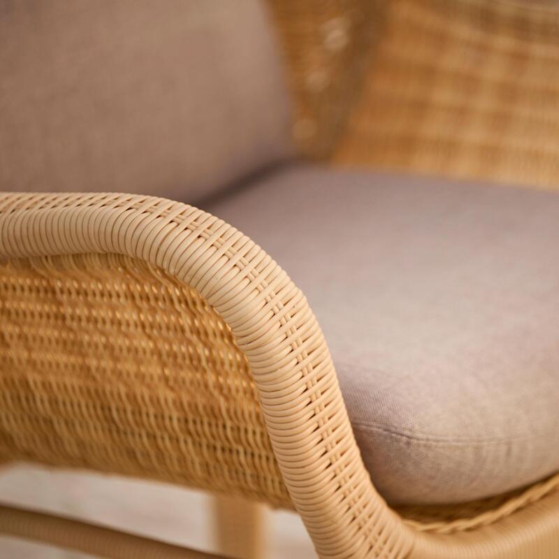 Madame Chair Exterior w/Seat and Back Cushions - Thumbnail 3