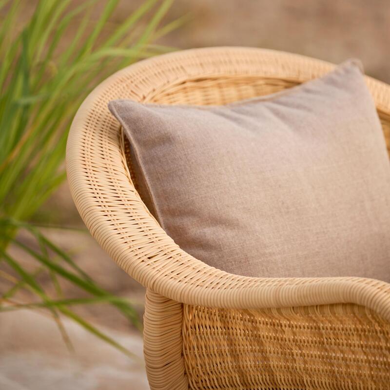 Madame Chair Exterior w/Seat and Back Cushions - Thumbnail 2