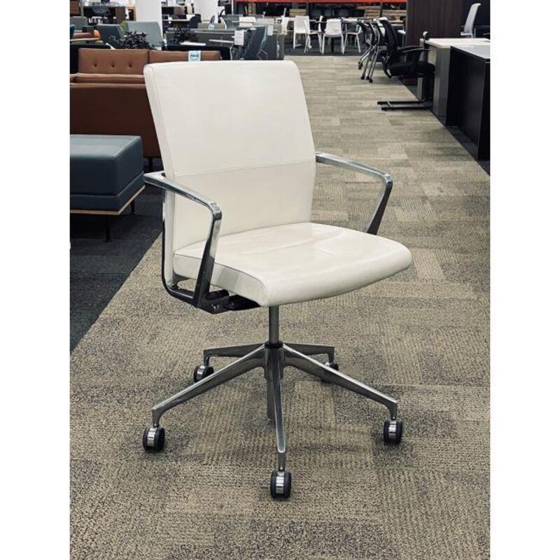 Stylex Sava Conference Chair (White/Chrome) - Thumbnail 2
