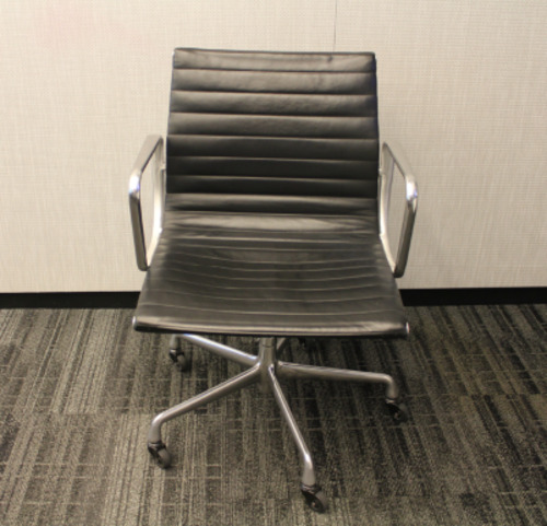 'Eames' Aluminum Group Management Chair, Leather - Thumbnail 2