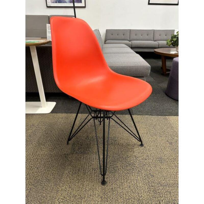Herman Miller Eames Molded Plastic Side Chair (Red/Black) - Thumbnail 2