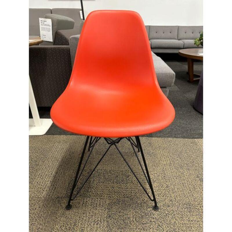 Herman Miller Eames Molded Plastic Side Chair (Red/Black) - Thumbnail 3