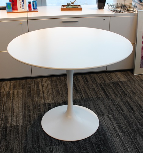 Eero Saarinen Table, Round TM2 - Thumbnail 2
