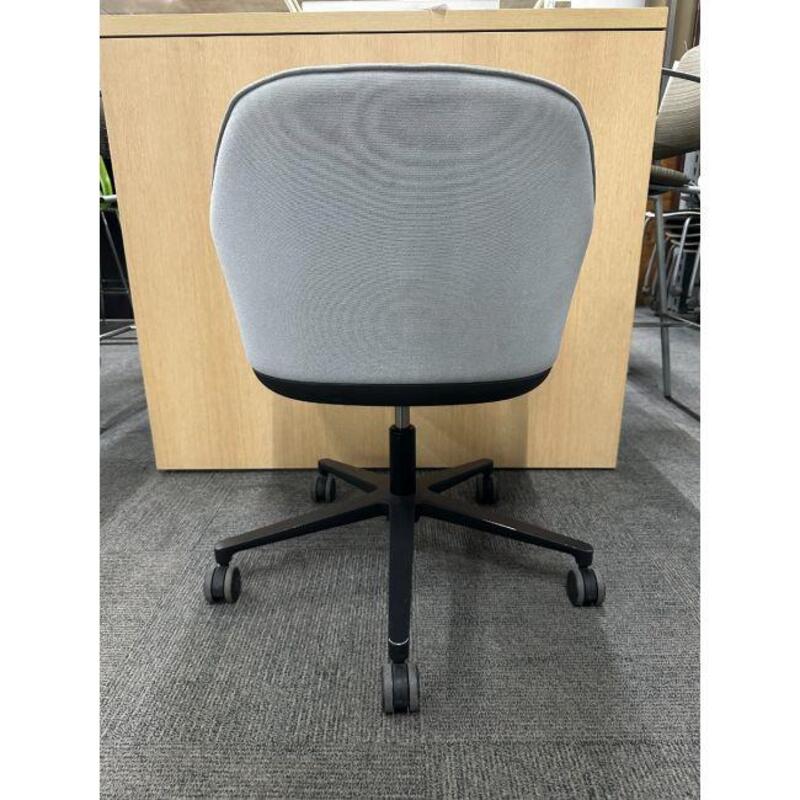 Vitra Softshell Chair with 5-Star Base (Grey/Black) - Thumbnail 4