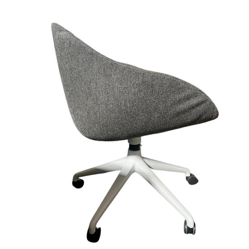 Mobile Conference Chair - Thumbnail 3