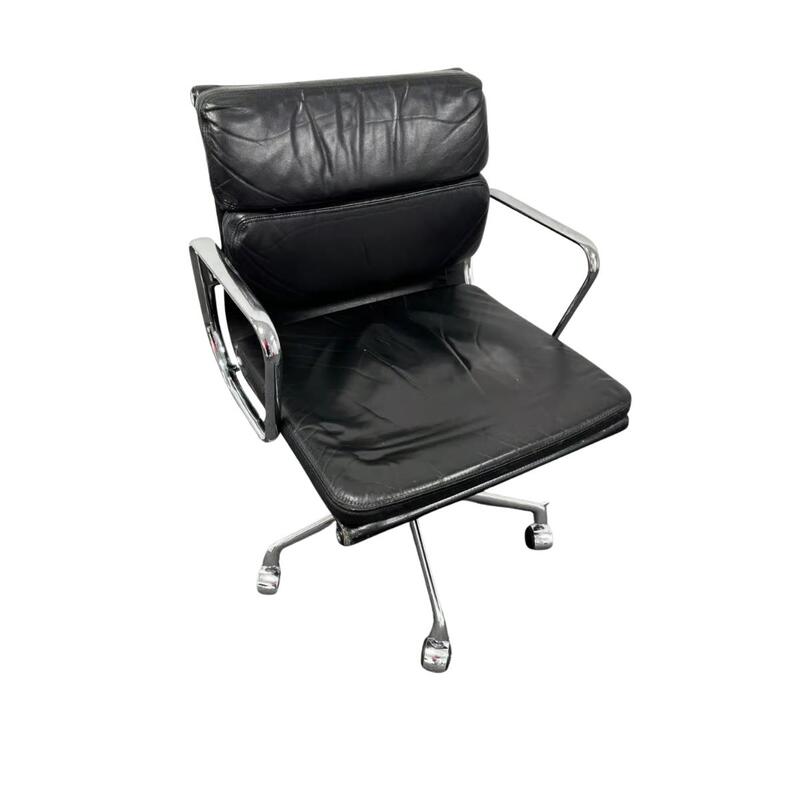 Eames Soft Pad Black leather meeting chair - Image 1