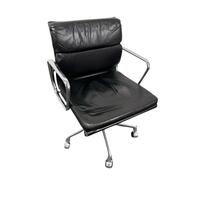 Eames Soft Pad Black leather meeting chair