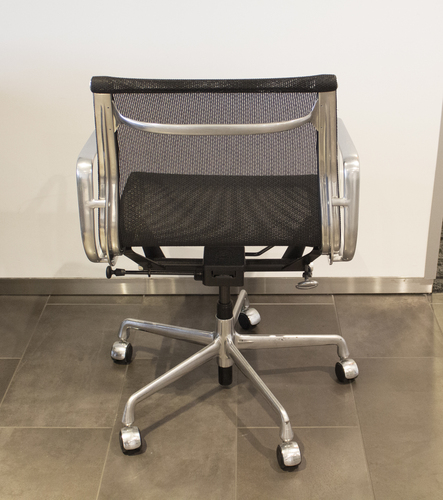 'Eames' Aluminum Group Management Chair, Mesh - Thumbnail 4