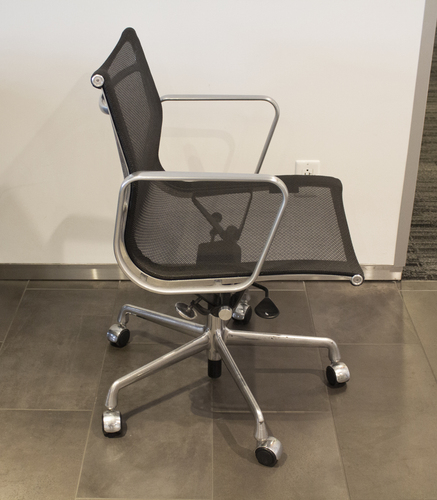 'Eames' Aluminum Group Management Chair, Mesh - Thumbnail 3
