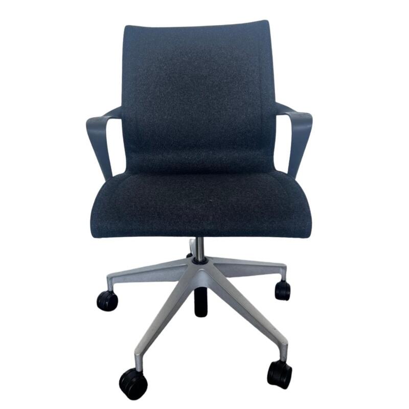 Setu Felt Chair - Thumbnail 2