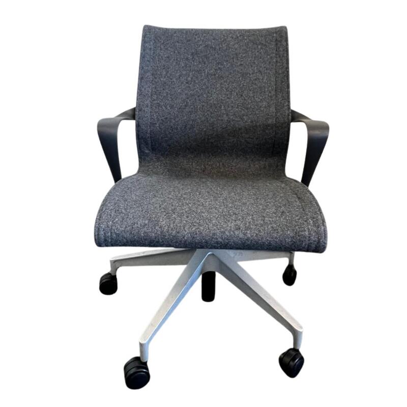 Setu Felt Chair - Thumbnail 2
