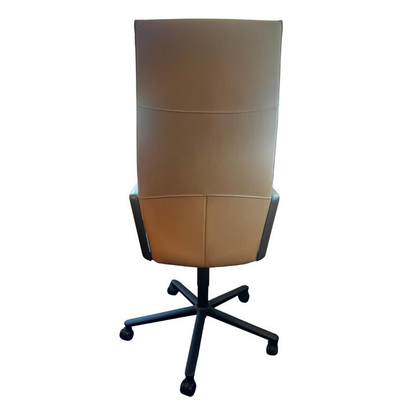 Furniture M75 Executive Chair - Thumbnail 2