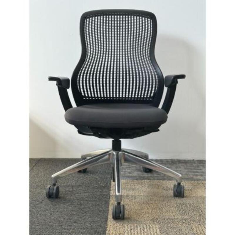 Pre-Owned Knoll Regeneration Chair (Black/Storm/Chrome) - Thumbnail 3