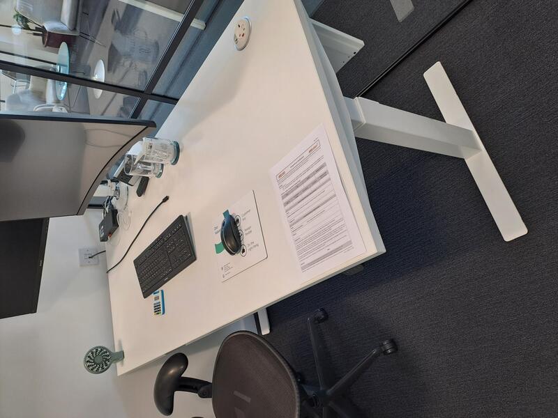 Sit stand Desk - Image 1