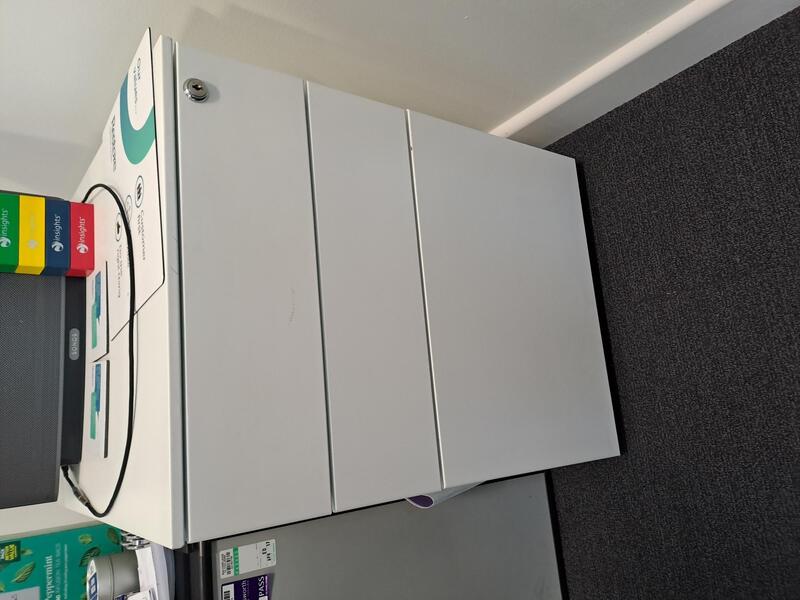 3 drawer pedestal  - Image 1
