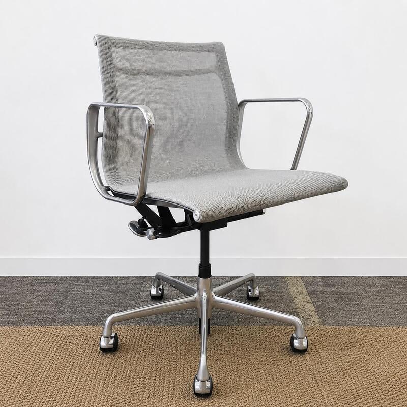 Aluminum Group Eames Chair - Thumbnail 2