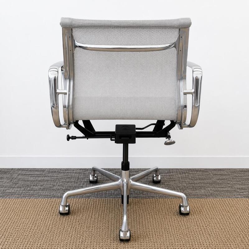Aluminum Group Eames Chair - Thumbnail 3