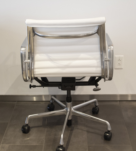 Eames Aluminum Group Management Chair, Leather - Thumbnail 4