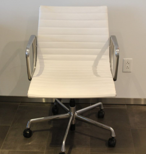 Eames Aluminum Group Management Chair, Leather - Thumbnail 2