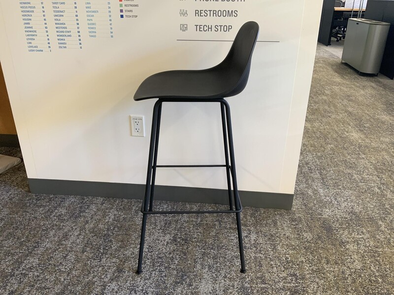 Muuto Stool - Thumbnail 3