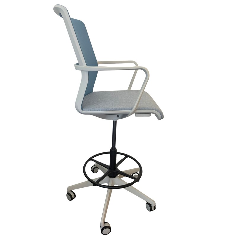 Senator Group Stool - Thumbnail 3