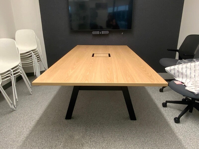 8' x 4' Conference Table - Image 1