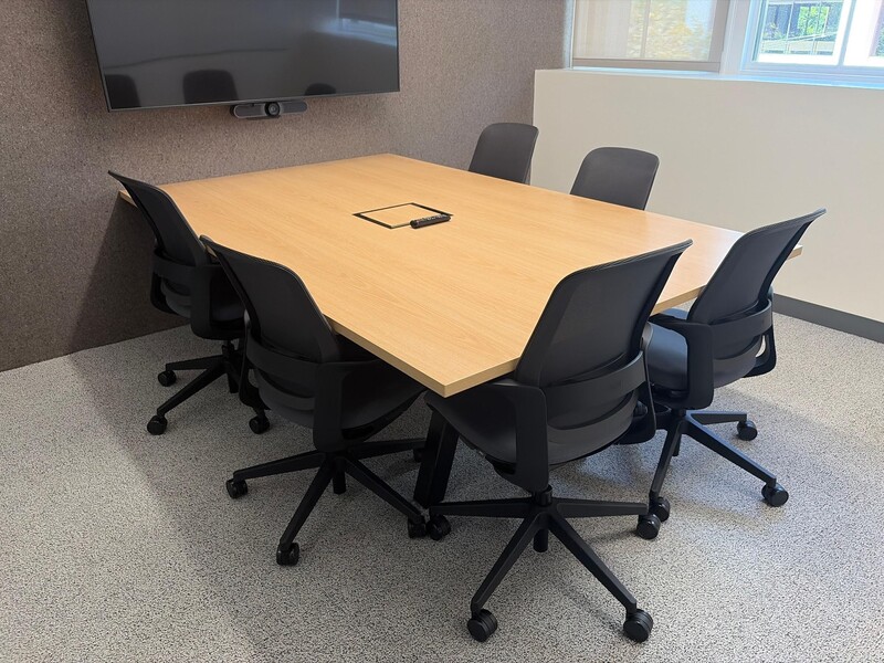 8' x 5' Conference Table - Image 1