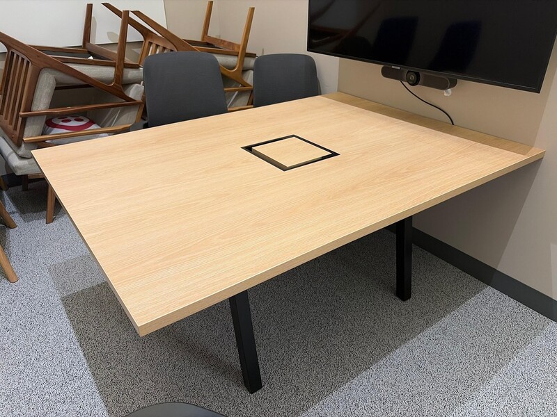 5.5' Conference Table - Image 1