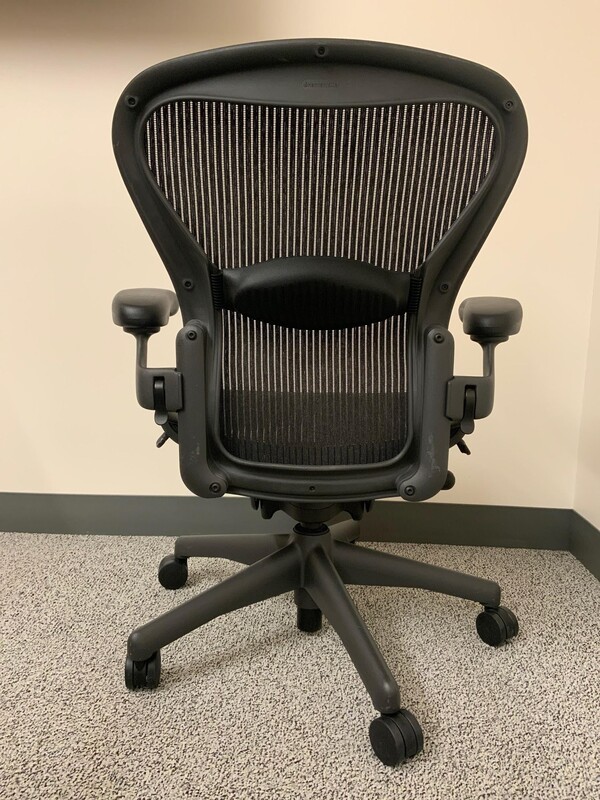 Size B Aeron Chair - Thumbnail 3