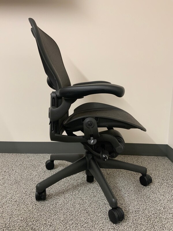 Size B Aeron Chair - Thumbnail 2
