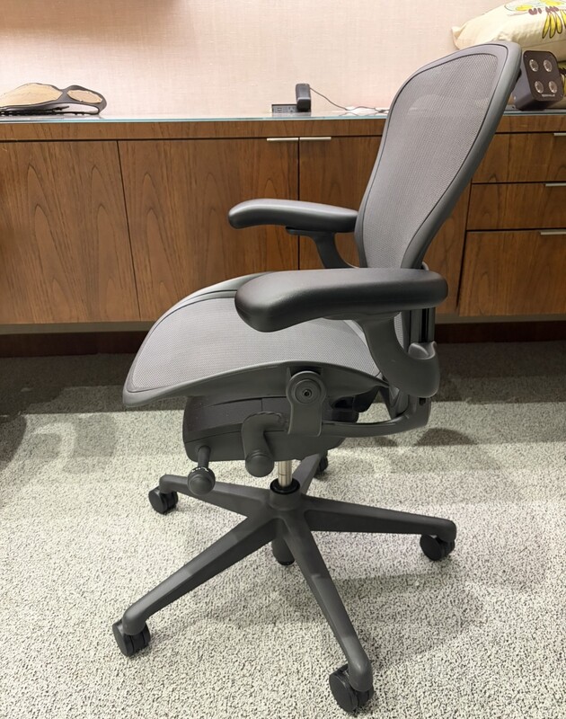 Size B Aeron Chair - Thumbnail 2