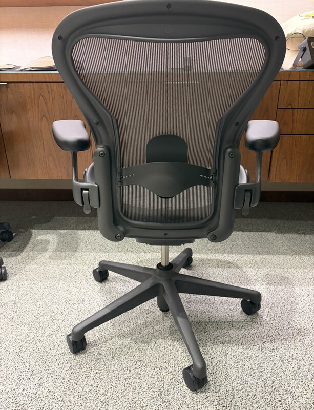 Size B Aeron Chair - Thumbnail 3