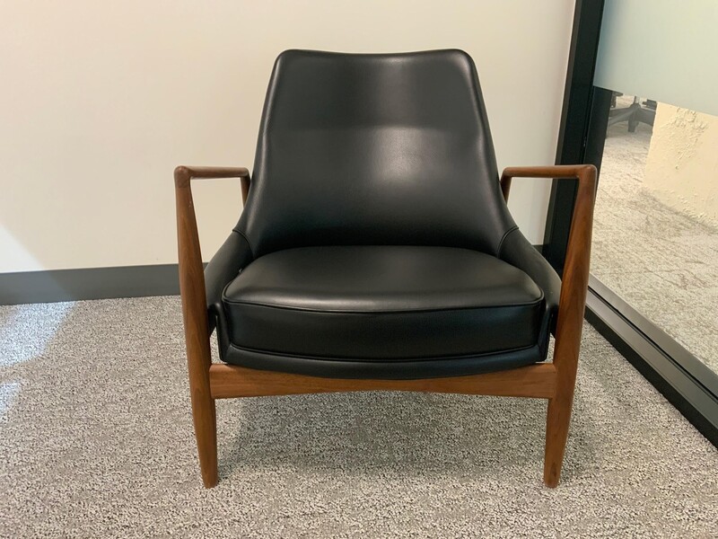 Leather Lounge Chair - Image 1