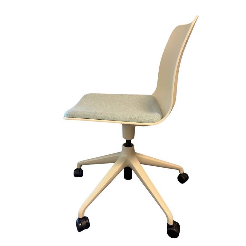Polly Height-Adjustable Conference Chair - Thumbnail 3