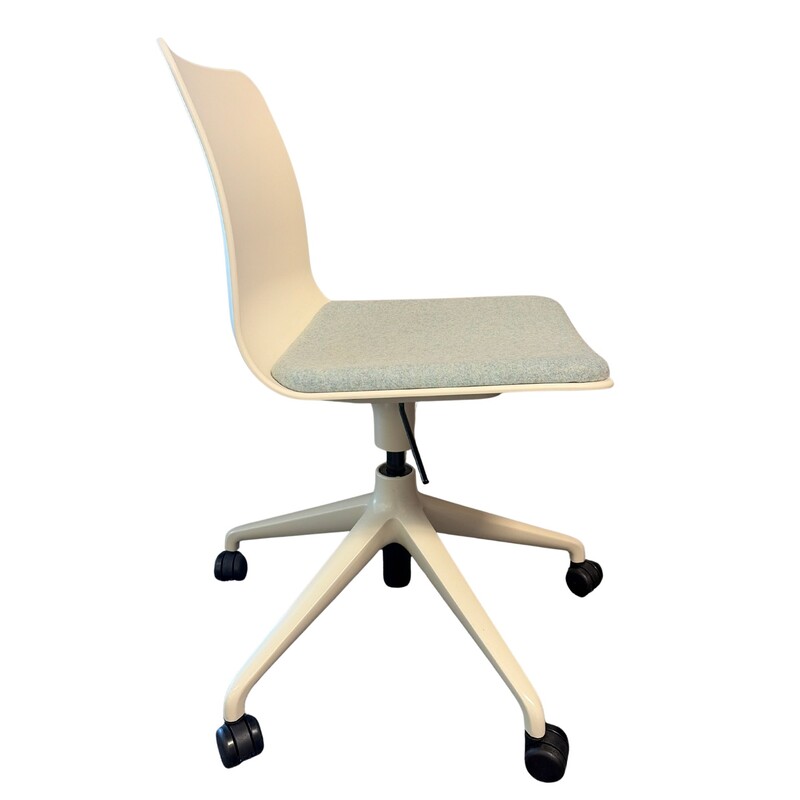 Polly Height-Adjustable Conference Chair - Thumbnail 4